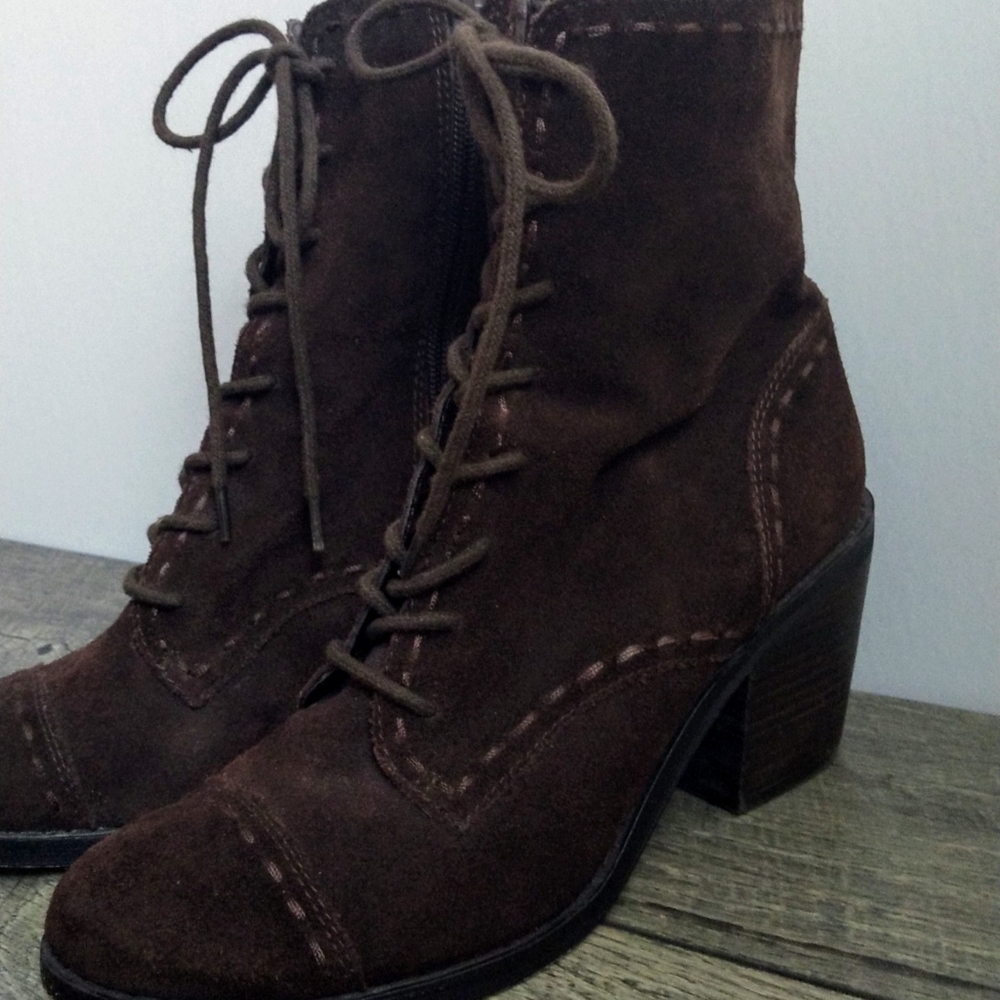 Anthropologie Seychelles Brown Suede Ankle Boots